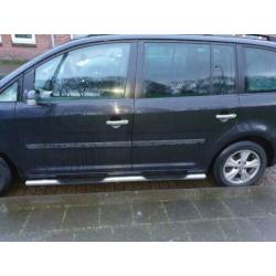 Volkswagen Touran 1.6 85KW 2004 Zwart