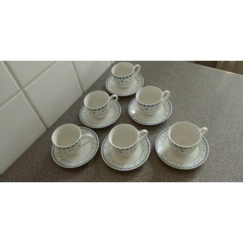 Espresso kopjes met schoteltjes