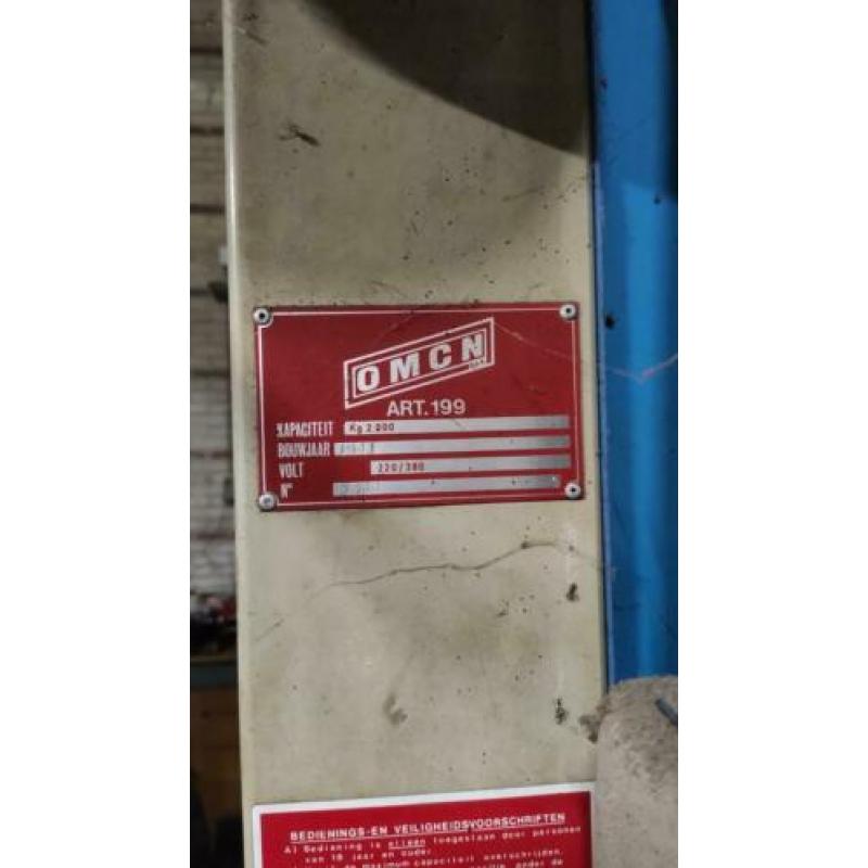 2 Koloms auto hefbrug OMCN 2000kg