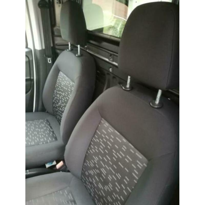 Opel Combo 1.6 D 66KW 2013
