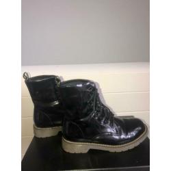 Neppe Dr. Martens