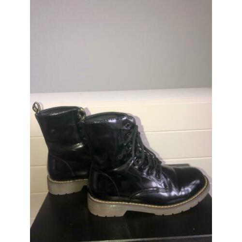 Neppe Dr. Martens