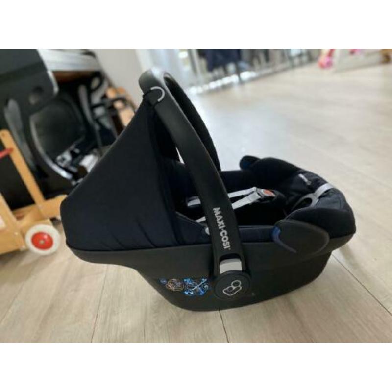 Maxi Cosi Pebble met family base iso fix + hoes koeka