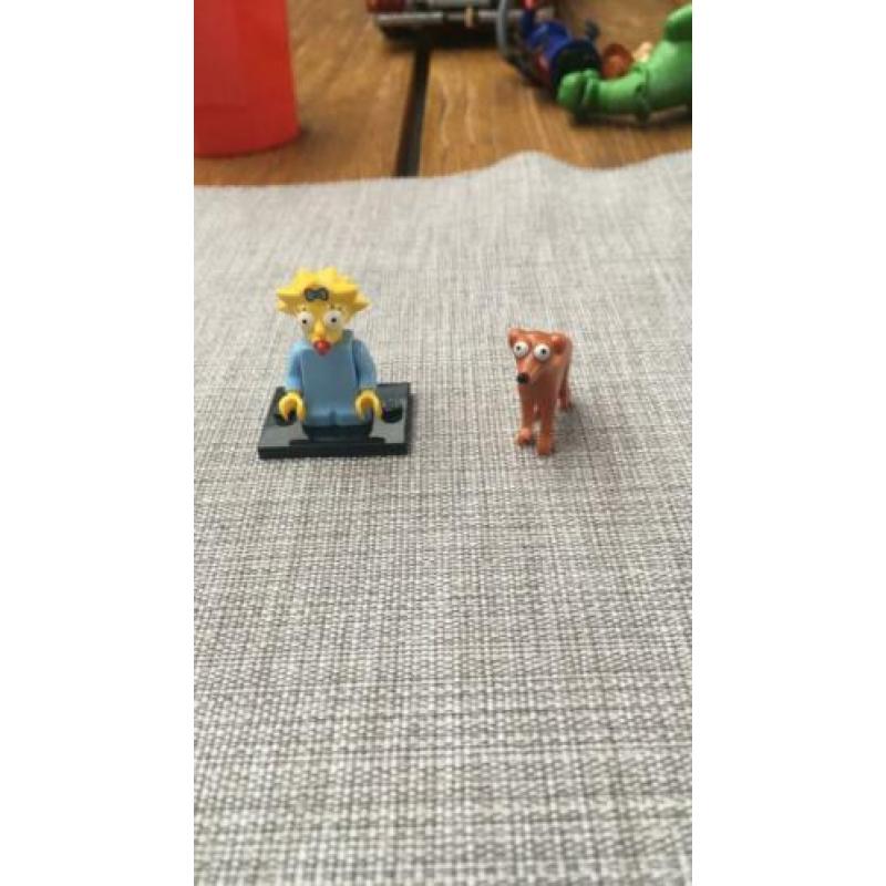 Lego Simpsons poppetjes €4,- per stuk.