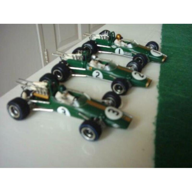 3 X BRABHAM BT 24 in schaal 1:43 van QUARTO.
