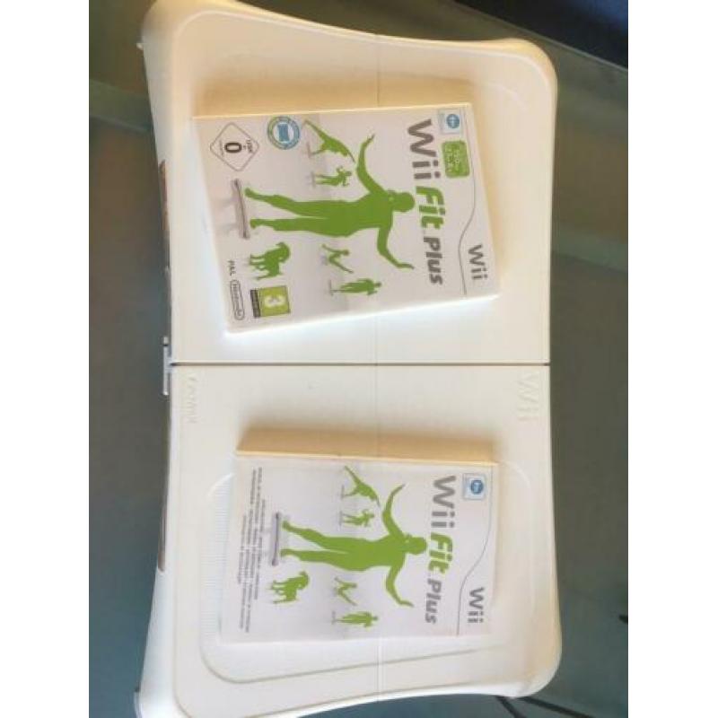 Wii balanceboard met tas en spel Wii fit plus