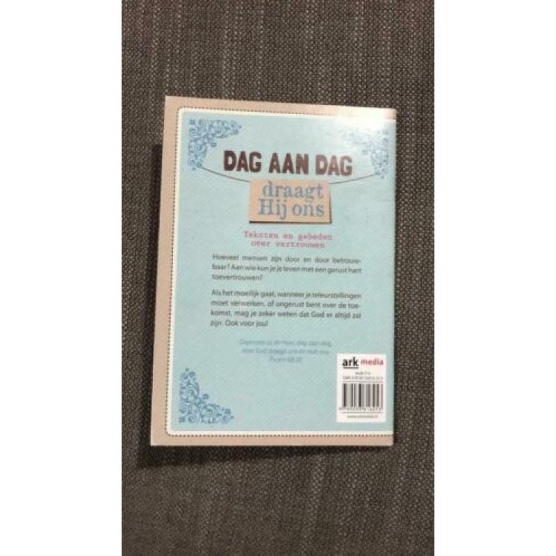 Dag aan dag draagt Hij ons - Paul Abspoel