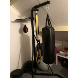 Bokszak standaard met zak en speedball 76 kg gewichten.