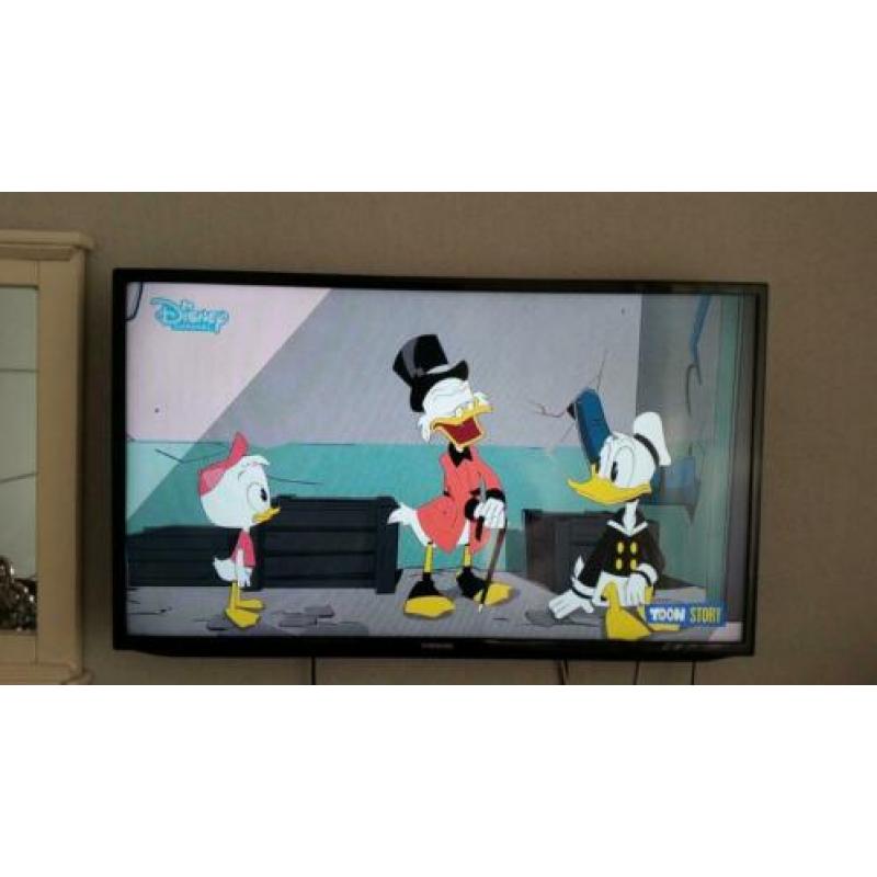 Televisie - Samsung - UE 40 EH 5300 - 102 CM - € 175.