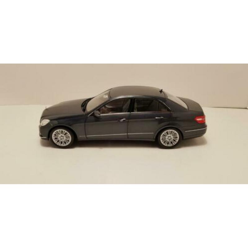 MiniChamps Mercedes-Benz E-klasse 2009 1:18