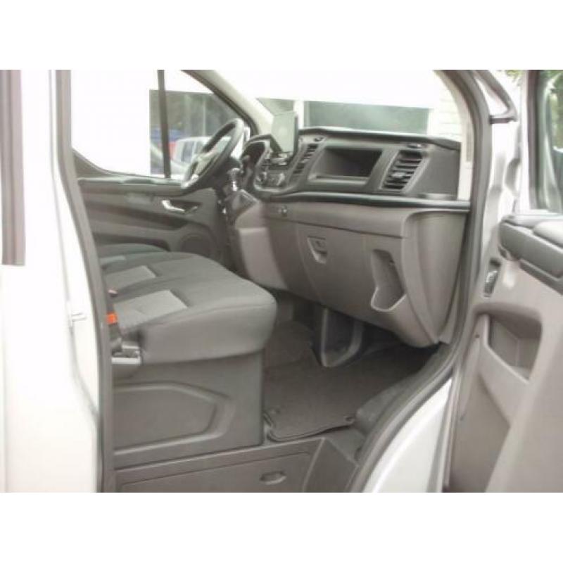 Ford Transit Custom 320 L2 H1 Trend 130 Pk Navi groot scherm
