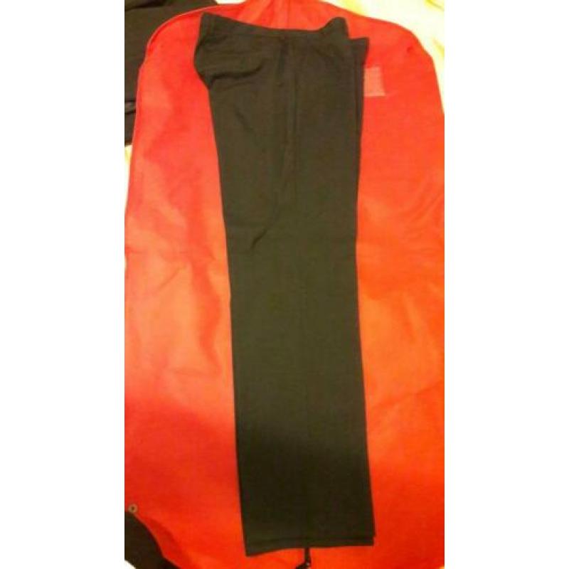 nieuw Hugo Boss pak, zwart, stretch scheerwol, maat L -48/50