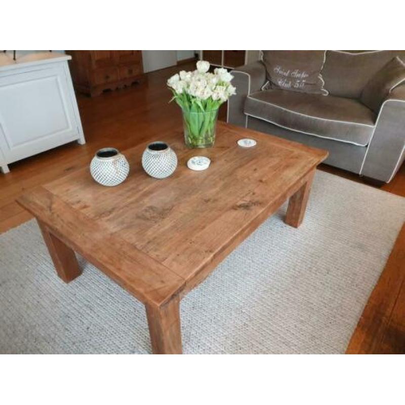 Complete set salontafel, bijzettafels en bijbehorende lampen