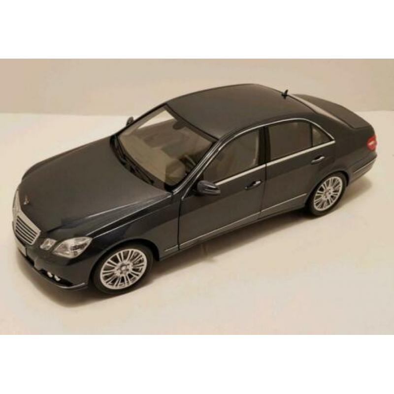 MiniChamps Mercedes-Benz E-klasse 2009 1:18