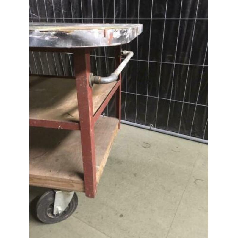 Stoere ateliertafel, werktafel