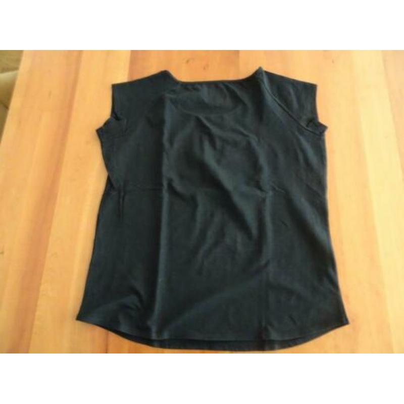 ARMANI zwart shirt met de tekst AJ