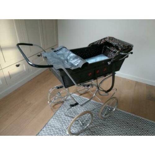 Kinderwagen uit de jaren 70