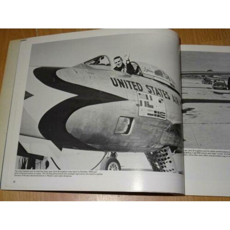 Diamond in the Sky : Pictorial History USAF Thunderbirds