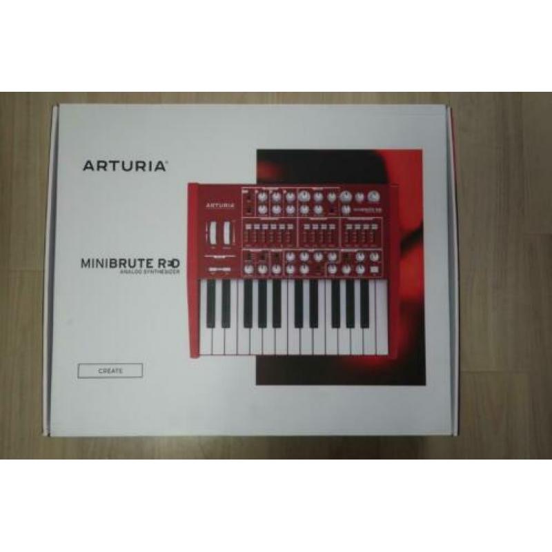 Arturia MiniBrute RED Edition compleet in doos!