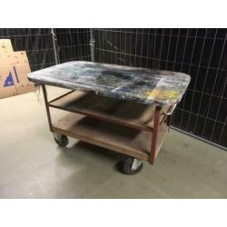 Stoere ateliertafel, werktafel