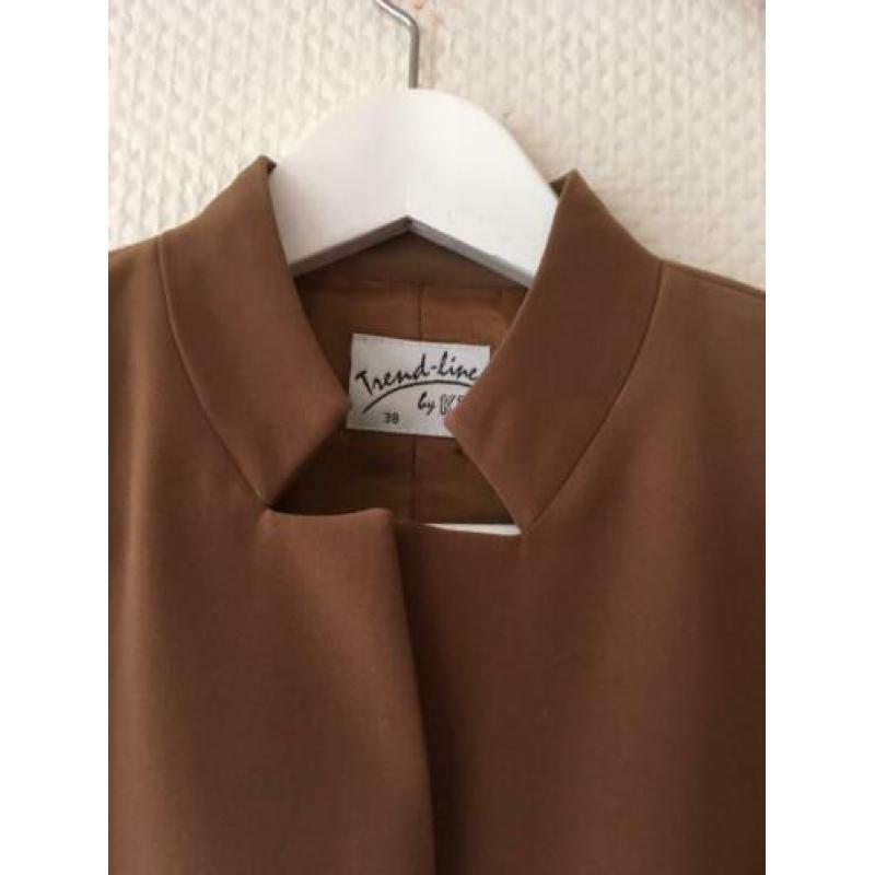 ZGAN *TRENDLINE BY KA* Camelkleurig Jasje Maat 38