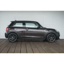 MINI 3-deurs Cooper First Born Edition (bj 2014)