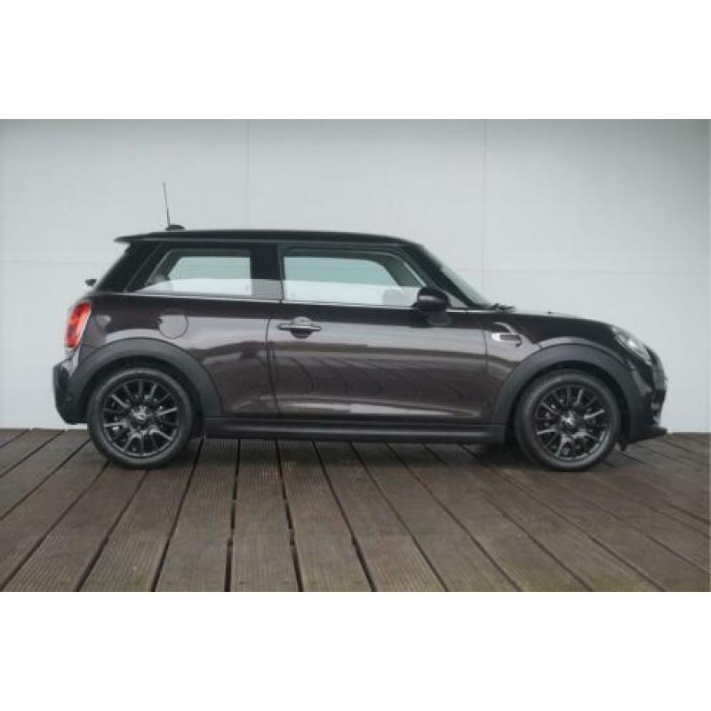 MINI 3-deurs Cooper First Born Edition (bj 2014)