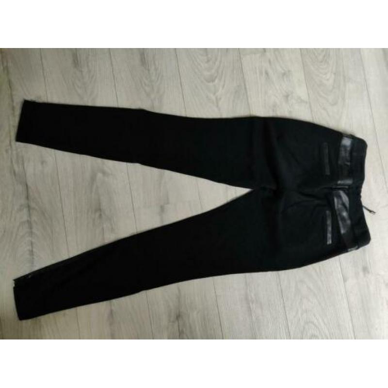 Aaiko zwarte faux leather broek maat xs