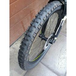 Santa Cruz v10 downhill bike maat m bijna nieuw