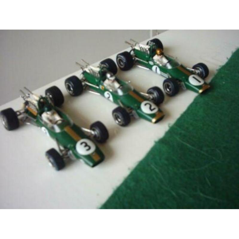 3 X BRABHAM BT 24 in schaal 1:43 van QUARTO.