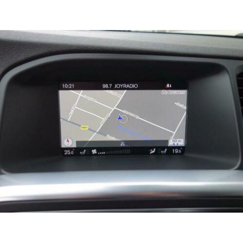 Volvo V60 2.4 D6 215pk AWD Navi Stoelverw Trekh-Afn Clima 17