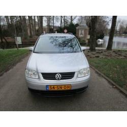 Volkswagen Touran 1.6-16V FSI Business clima.navigatie.elect