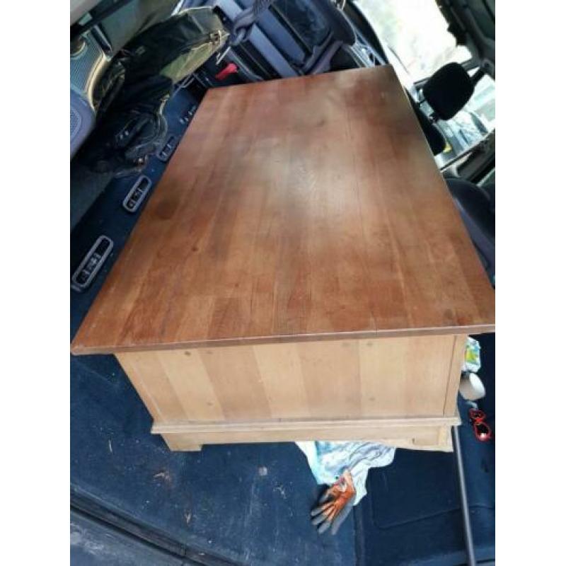 Salontafel van echt hout. zware kwaliteit