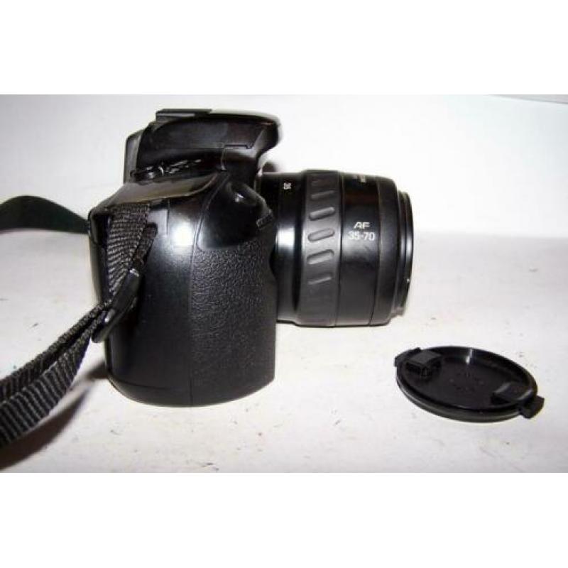 Mooie Minolta Dynax 500si met 35-70mm lens. Izgs.