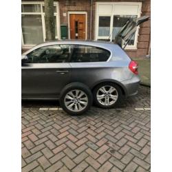 Nette Bwm 1 serie velgen inclusief winterbanden