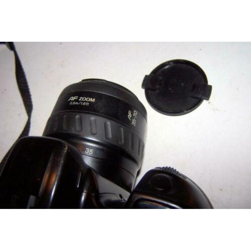 Mooie Minolta Dynax 500si met 35-70mm lens. Izgs.