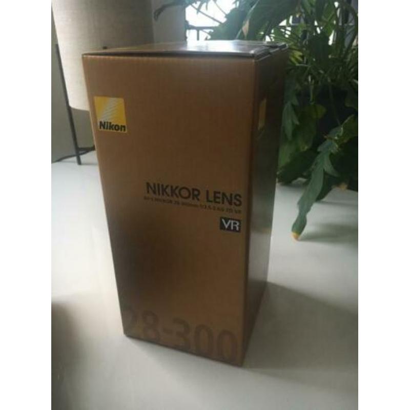 Nikon Nikkor AF-S 28-300mm f/3.5-5.6G VR ED