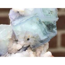Porselein Fluoriet - Blauw Witte kristallen