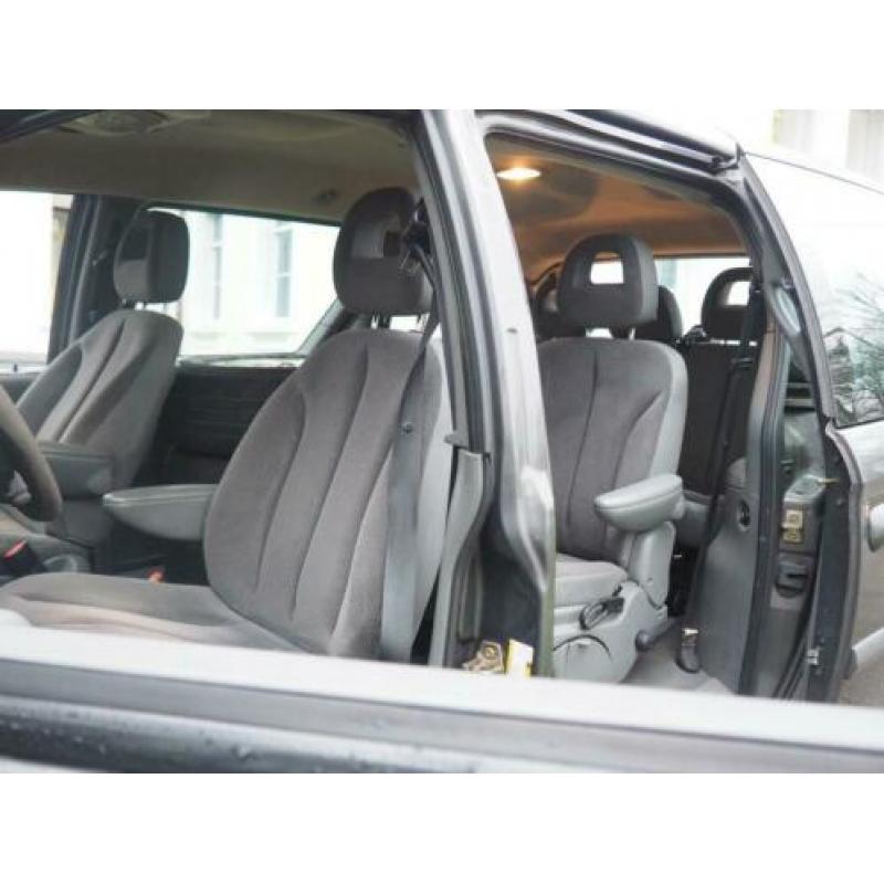 Chrysler Voyager 2.8 CRD SE AUT 7 pers. € 1.500,= !