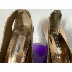 Gouden pumps met open teen maat 38