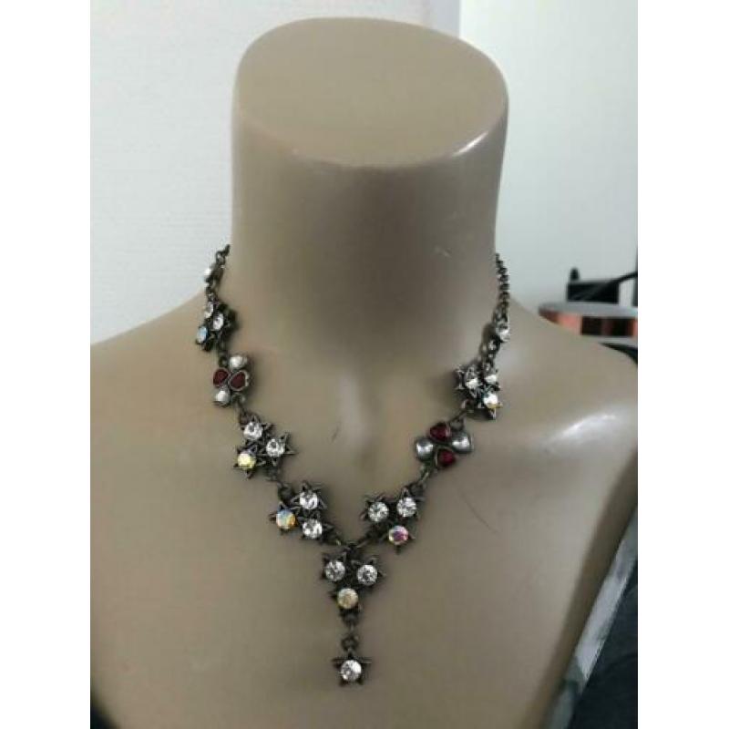 Ketting hanger sterren hartjes diamantjes steentjes rood