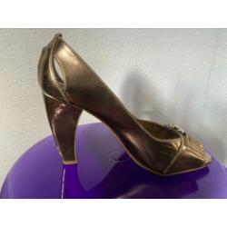Gouden pumps met open teen maat 38