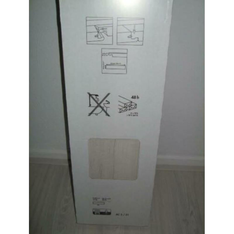 1 nieuw pak laminaat Tundra v Ikea