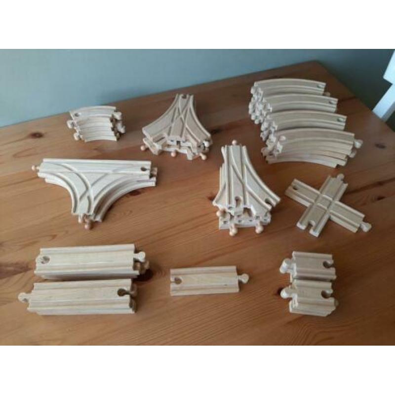 Houten treinbaan met accessoires