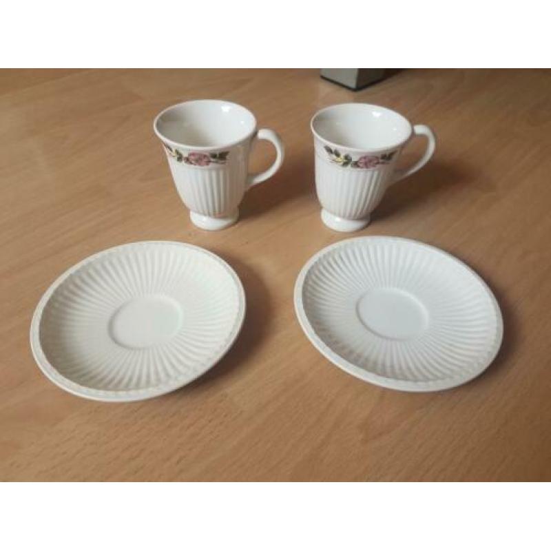 Mooi servies keramiek Wedgwood 2 kopjes en 2 schotels