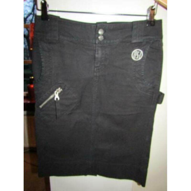 F262 DIESEL mt 26 (34-36) rok zwart