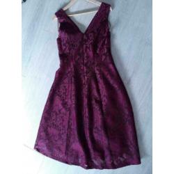 Mooie kanten jurk kleur Bordeaux rood maat 38