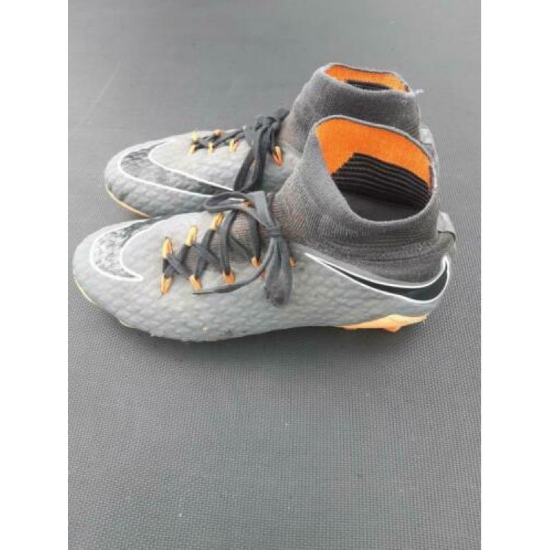 Voetbalschoenen Nike, maat 41
