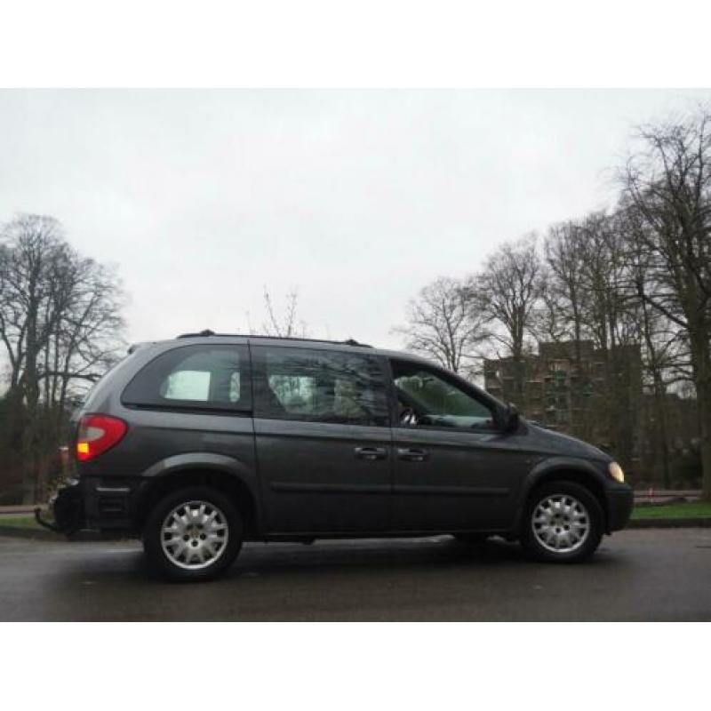 Chrysler Voyager 2.8 CRD SE AUT 7 pers. € 1.500,= !
