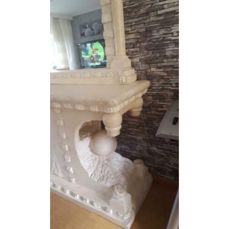 Fossiele dressoir +spiegel.